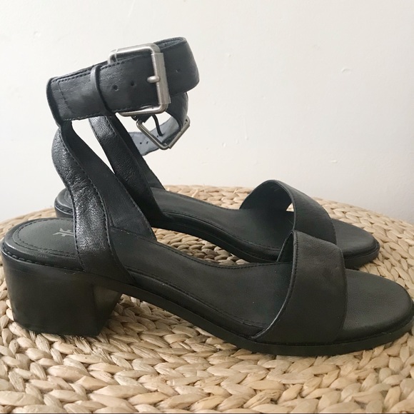 Frye Shoes - FRYE Cindy Black Leather Buckle Sandals Size 7